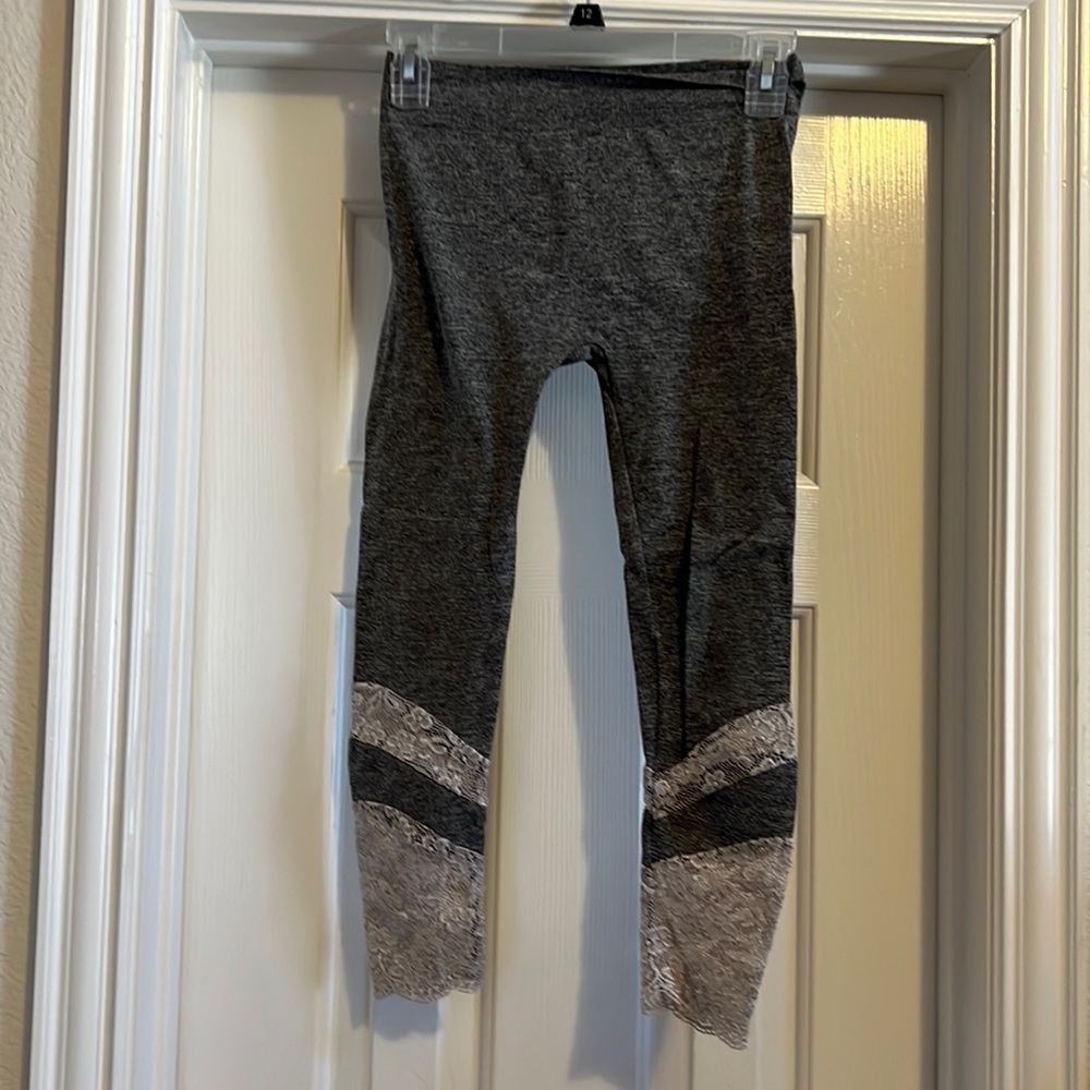 Girl’s Soho Sport gray with lace legging, Size 10/12